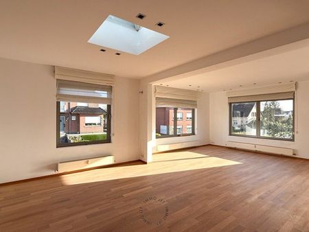 Ruime bel-etagewoning met 3 slaapkamers, tuin en garage - Foto 4