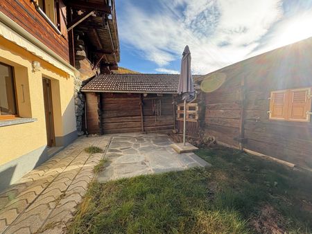 Charming 4.5-room duplex apartment on the ground floor - Photo 3