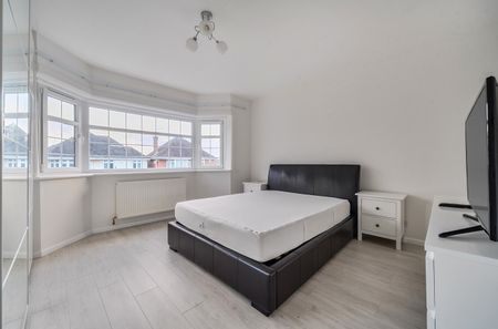 4 bedroom detached house to rent - Photo 4