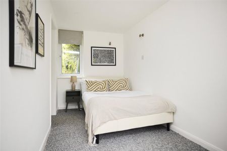 6 bedroom detached house to rent - Photo 4