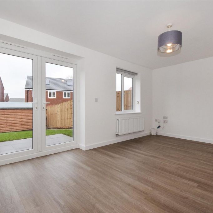 4 bed House - Semi-Detached To Let - Photo 1