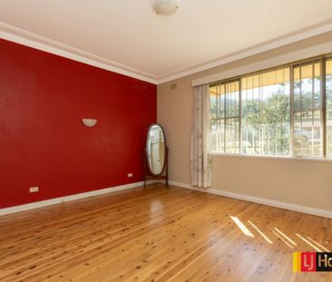Large Family Home - Photo 4