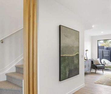 Nearly new townhouse on St Heliers border - Photo 5