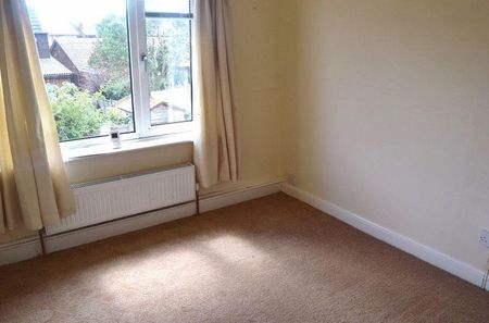 3 bedroom terraced house to rent - Photo 3