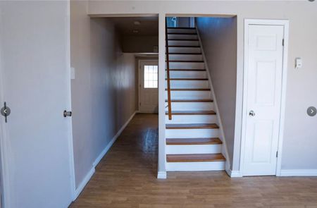 For Lease - 250 Highland Road, Hamilton, Ontario - Photo 3