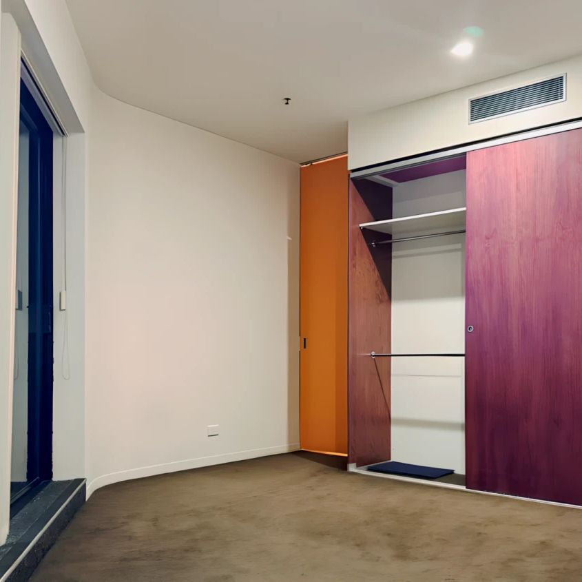 300 Swanston Street, Melbourne - Photo 1