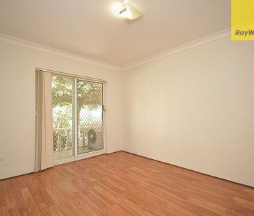 Freshly Painted & Ready to Move In - Modern 2-Bedroom Unit in Prime... - Photo 2