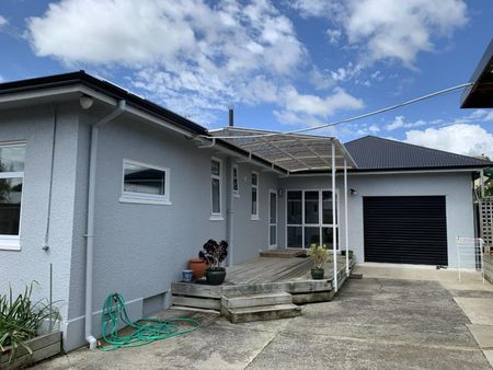 3 Bedroom in Marton - Photo 2