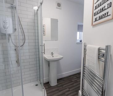 1 bedroom in a house share to rent - Photo 6