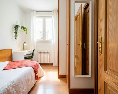 Calle de Bravo Murillo, Madrid, Community of Madrid 28020 - Photo 3