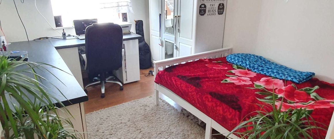 Tenby Road Room 2 - Photo 1