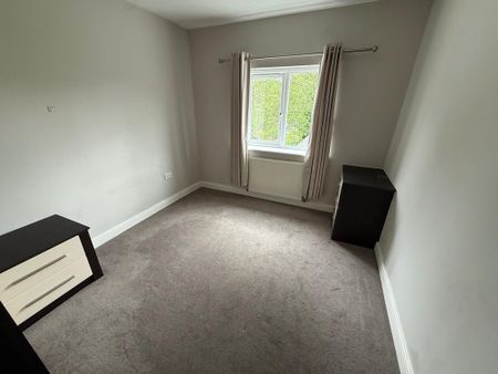 4 bedroom semi-detached house to rent - Photo 3