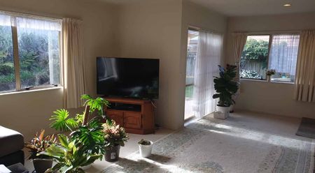 Paraparaumu - 3 bedrooms - Photo 2