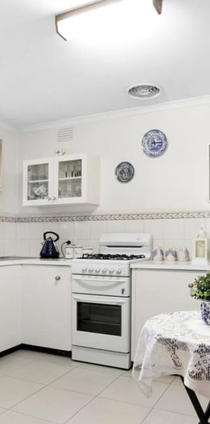 Low Maintenance - Photo 1