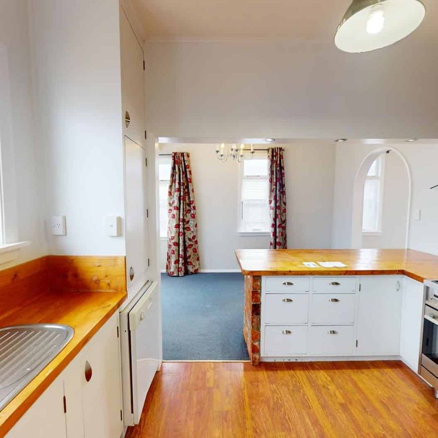 Awapuni - 2 Bedrooms - Photo 1