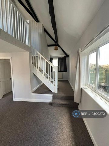 2 bedroom semi-detached house to rent - Photo 2