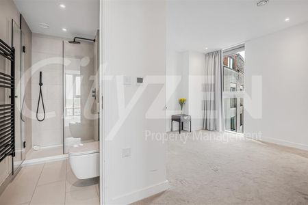 37 Clarendon Road, Watford - Photo 2