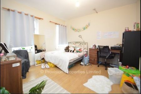 5 Bedroom Student House Hyde Park Leeds - Photo 2