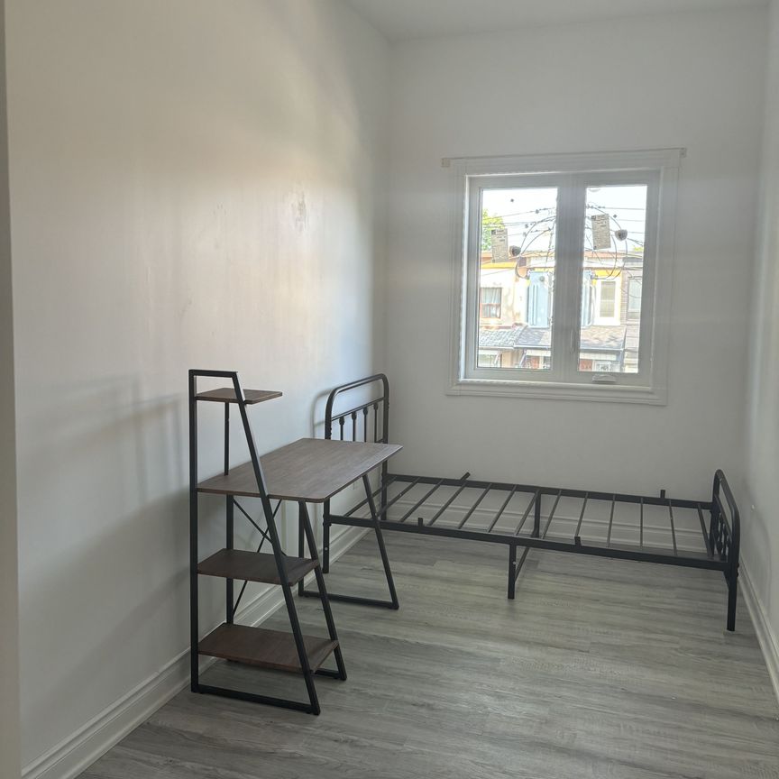For Lease - 262 clinton Street Unit# 201, Toronto, Ontario - Photo 1