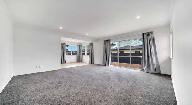 468B Massey Road, Māngere East - Photo 1