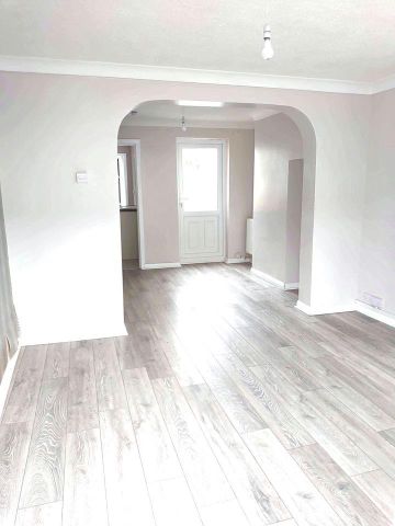 2 bedroom terraced house to rent - Photo 2