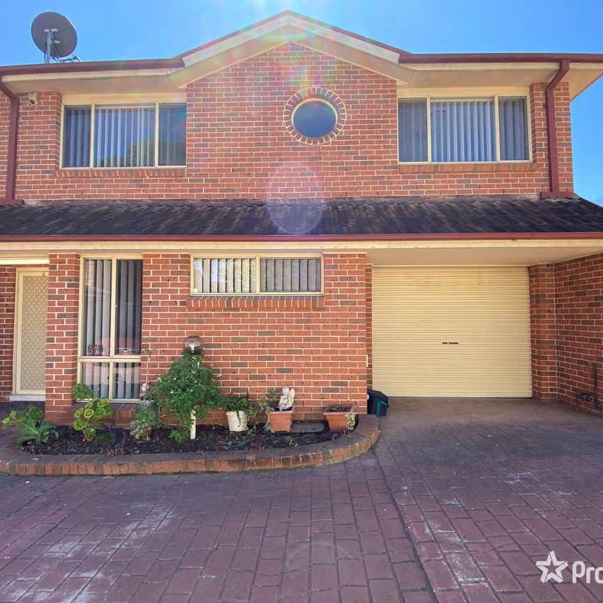 6/17 Carnation Avenue, Casula NSW 2170 - Photo 1