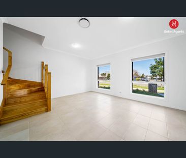 35 Southern Cross Drive, Middleton Grange, NSW 2171 - Photo 2