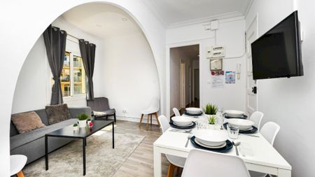 Bright single room in Valencia street, in El Clot area - Photo 2