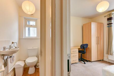 6 bedroom house to rent - Photo 3