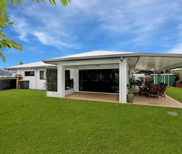Exceptional Quality Home - Beautiful Gardens - Side Access - Solar - Photo 3