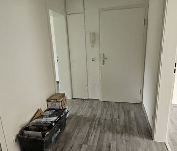 Frisch renovierte Erdgeschosswohnung mit ca. 69 m² Wohnfläche, 3 Zi... - Photo 1