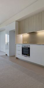 MODERN ONE BEDROOM APARTMENT - Photo 4