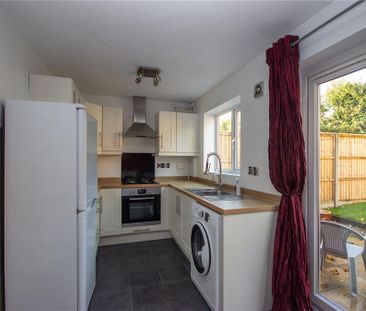 2 bedroom end of terrace house to rent - Photo 2