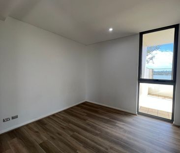 New Floor Board Water Front Apartment - Photo 4