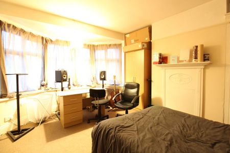 6 bedroom semi-detached house to rent - Photo 5