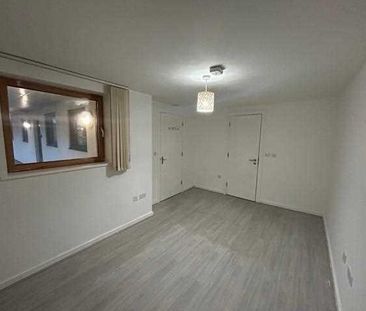 3 bedroom apartment to rent - Photo 5