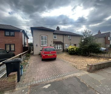 3 bedroom semi-detached house to rent - Photo 4