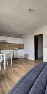 Location Appartement 1 pièce 24m² ONET LE CHATEAU 12850 - Photo 3