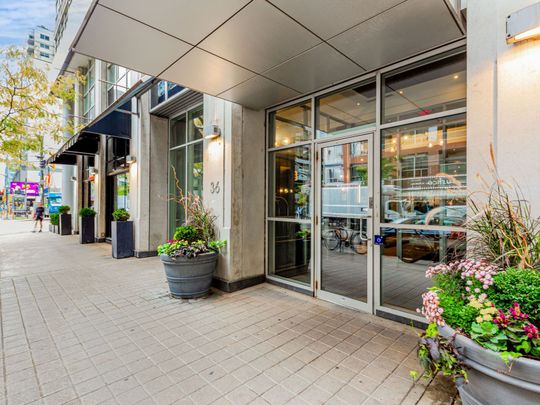 For Lease - 36 Blue Jays Way Unit# 914, Toronto, Ontario - Photo 1