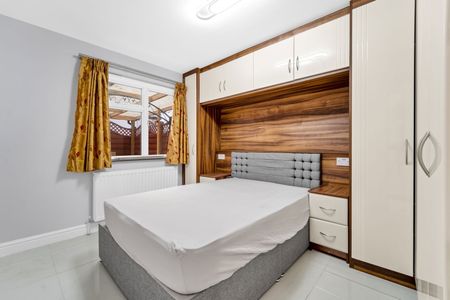 The Crescent, Harlington, Hayes, UB3 5NB - Photo 5