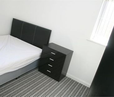 To Let - Photo 4