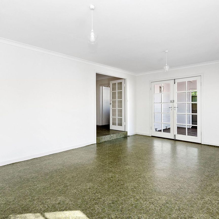 Large Family Home with Character & Charm - Photo 1