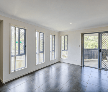 GORGEOUS 2 BEDROOM - 2 BATHROOM FAMILY HOME - Photo 2