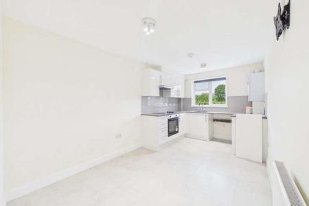Frimley High Street, Frimley, Camberley, Surrey, GU16 - Photo 5