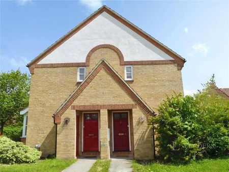 Woodhead Drive, Cambridge, CB4 - Photo 3