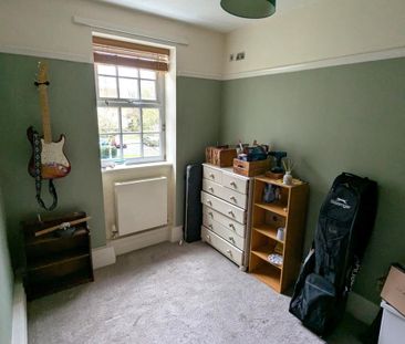 3 bedroom flat to rent - Photo 3