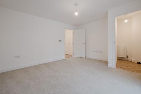 3 bedroom semi-detached house to rent - Photo 2