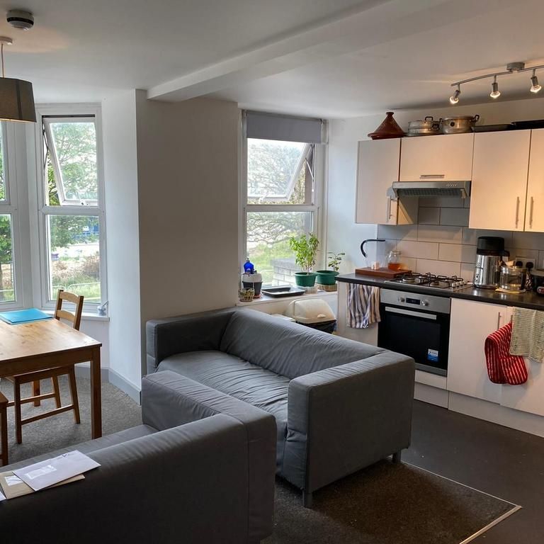 1 bedroom in a house share to rent - Photo 1