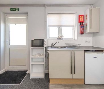 1 bedroom property to rent - Photo 5