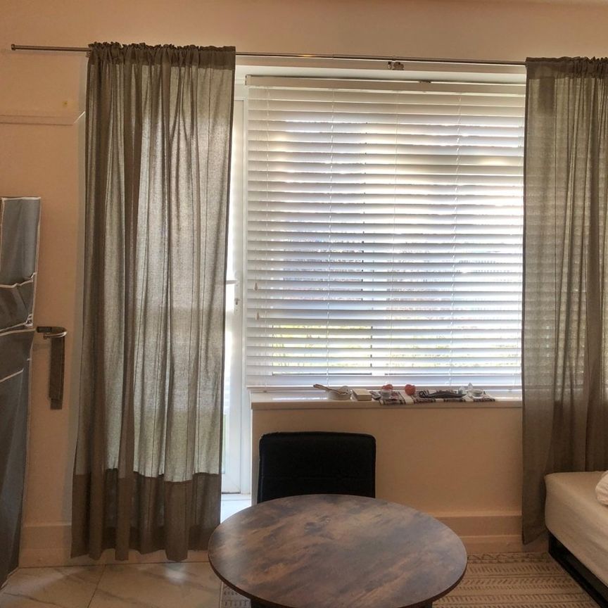 Room in a Shared Flat, Beaconsfield Close, SE3 - Photo 1